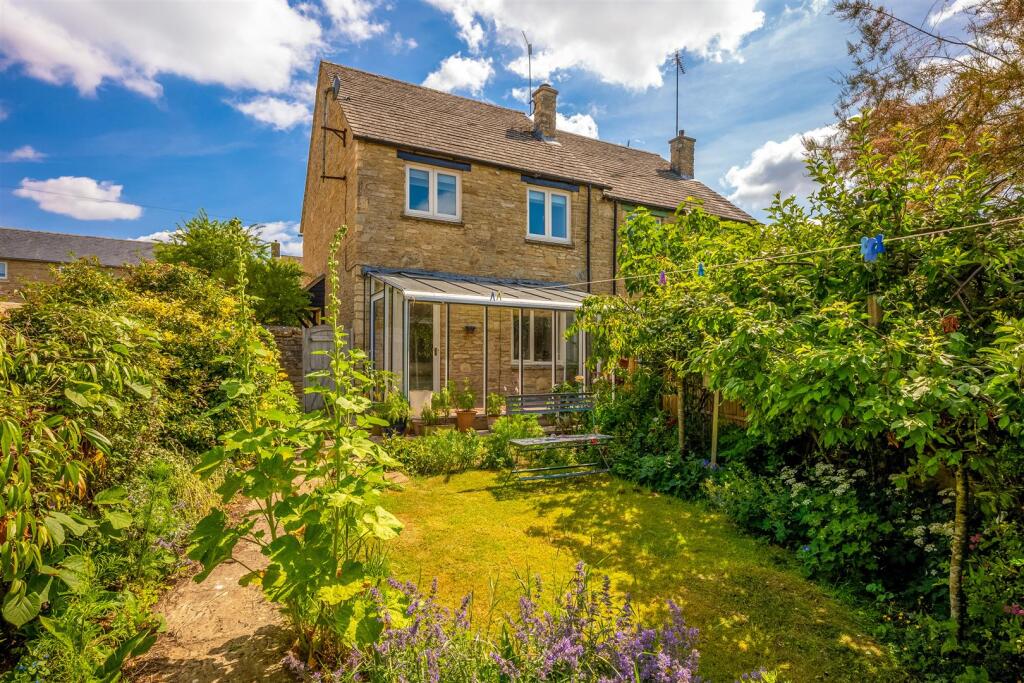 Homend Cottage 1684-12.jpg