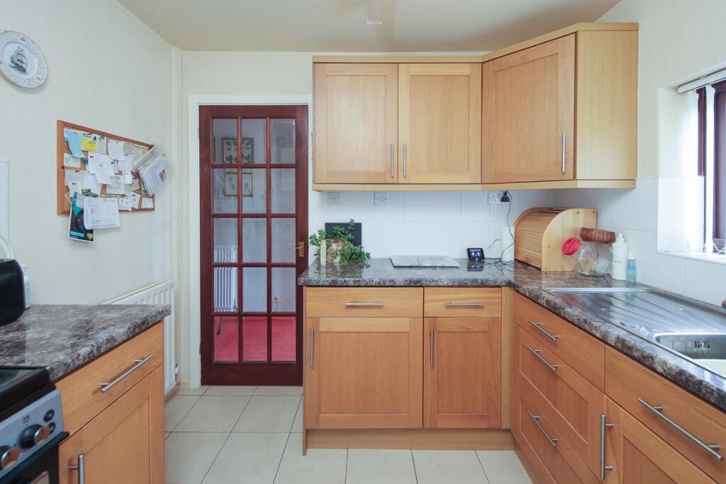 4 Brunel Close Cv31-4.jpg