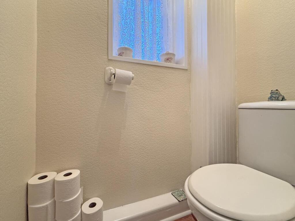 Goodwin Avenue 15 - WC.jpg