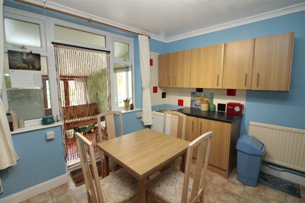Kitchen / Breakfast Room