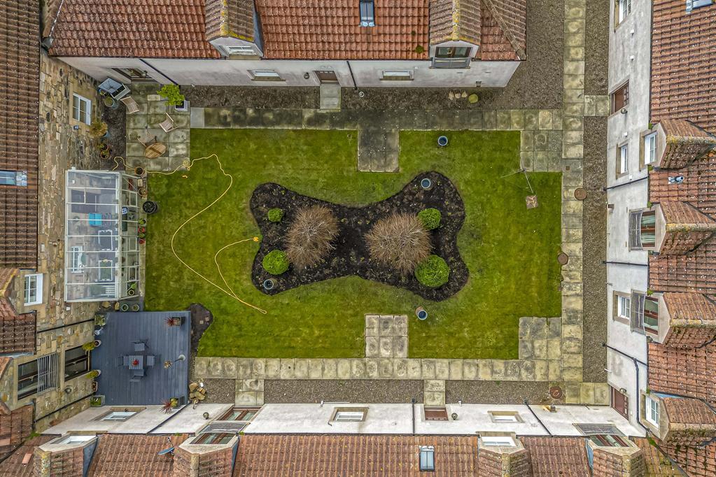 SHARED REAR GARDEN