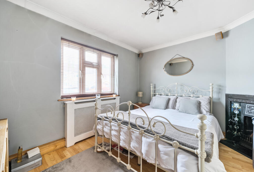 1331038-12-689c8c...