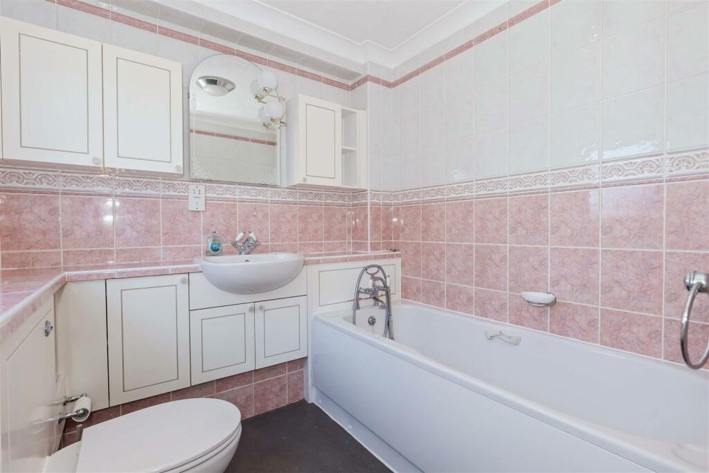 Queensborough Court_13.jpg