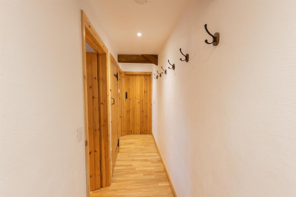 484A1389-2.jpg