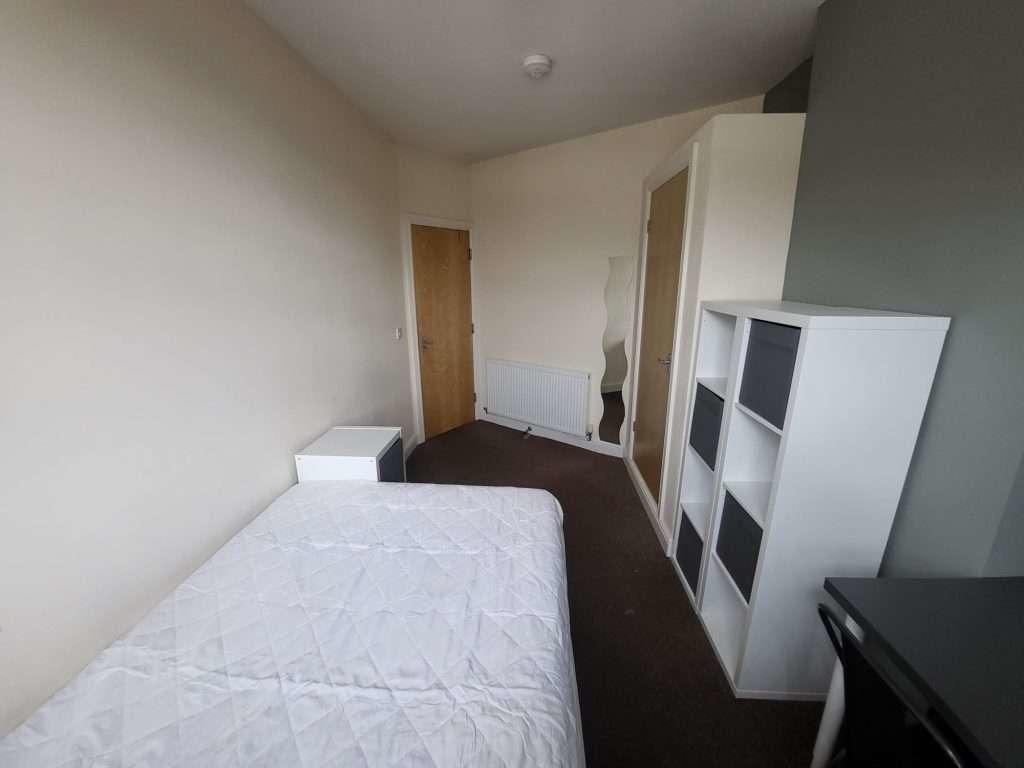 Flat_2_498_Glossop_Road
