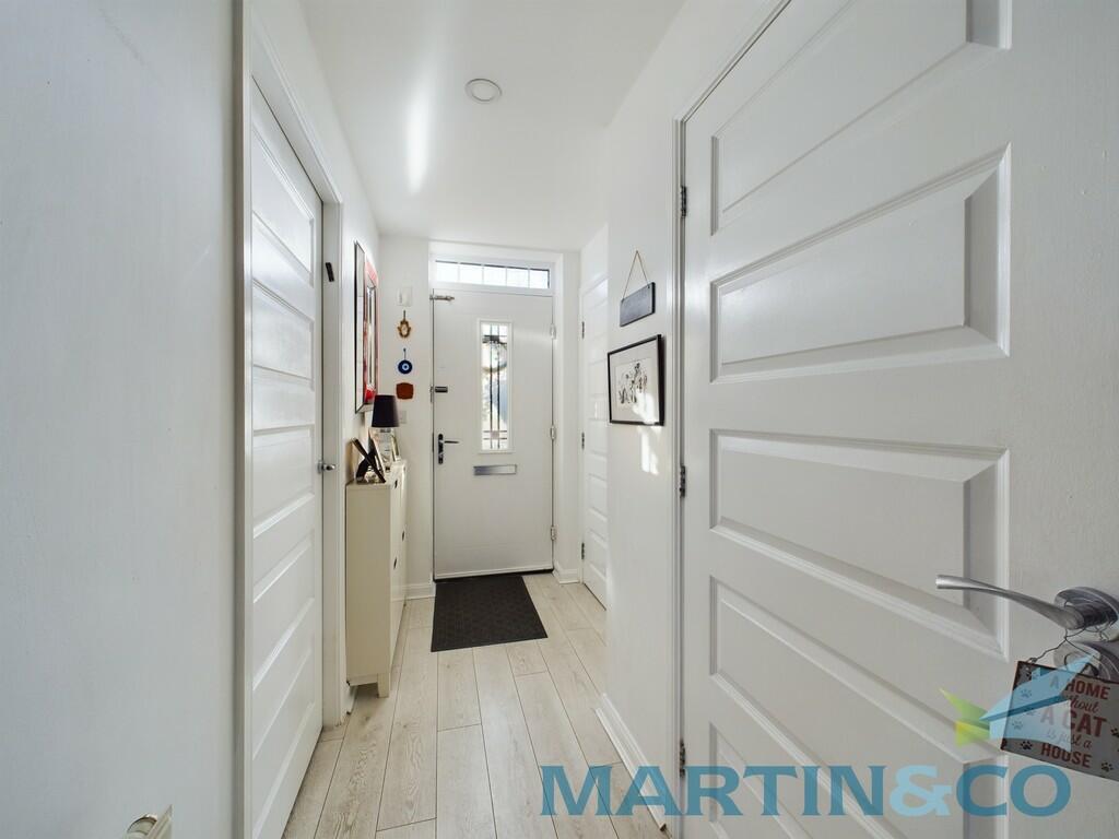 CAM01870G0-PR0144...