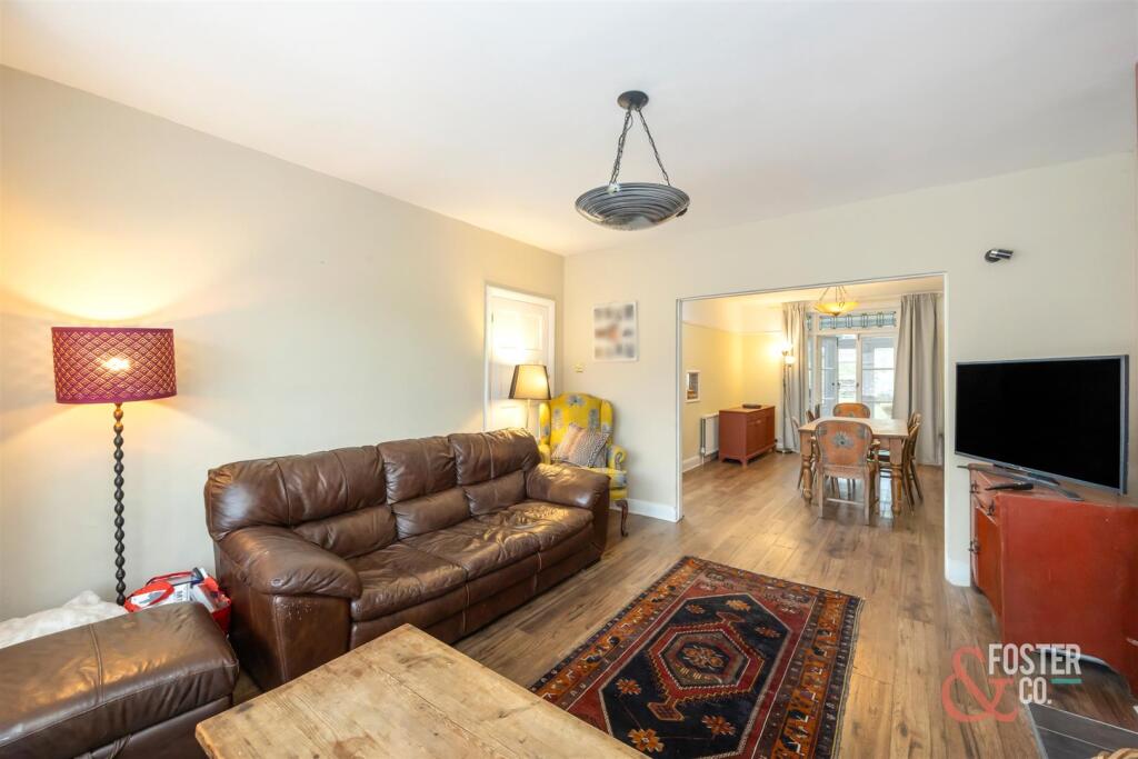 Goldstone Crescent, 42-013.jpg