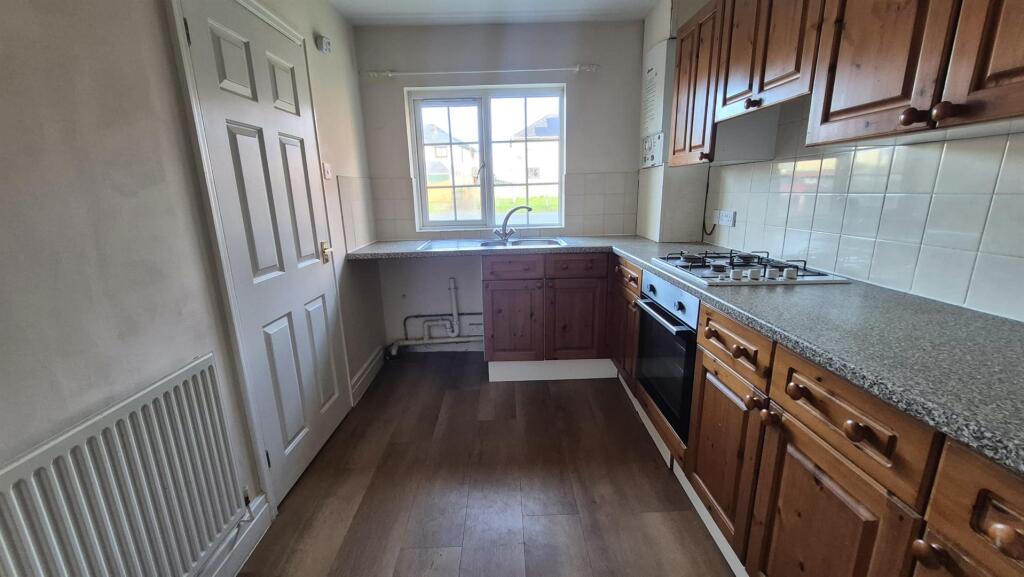 85aCR Kitchen 3.jpeg