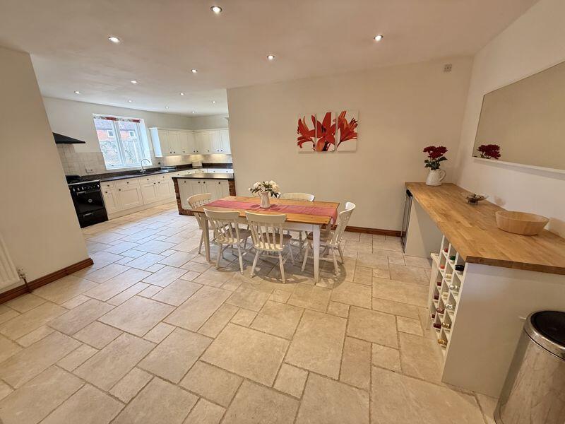 Kitchen diner