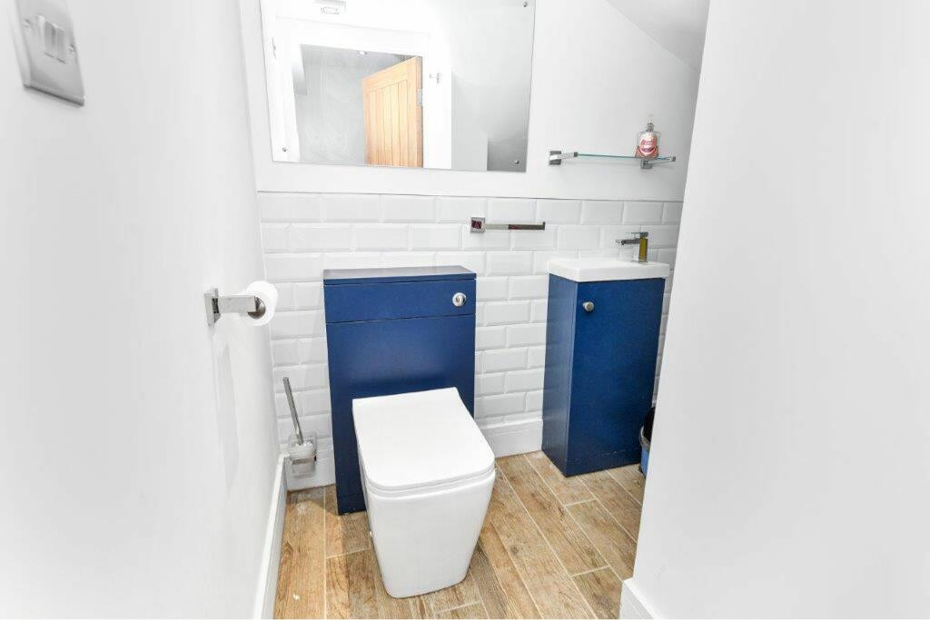 Downstairs Cloakroom