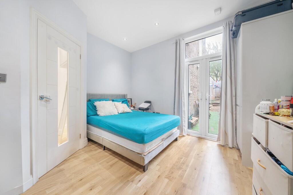 Bedroom (3).jpg