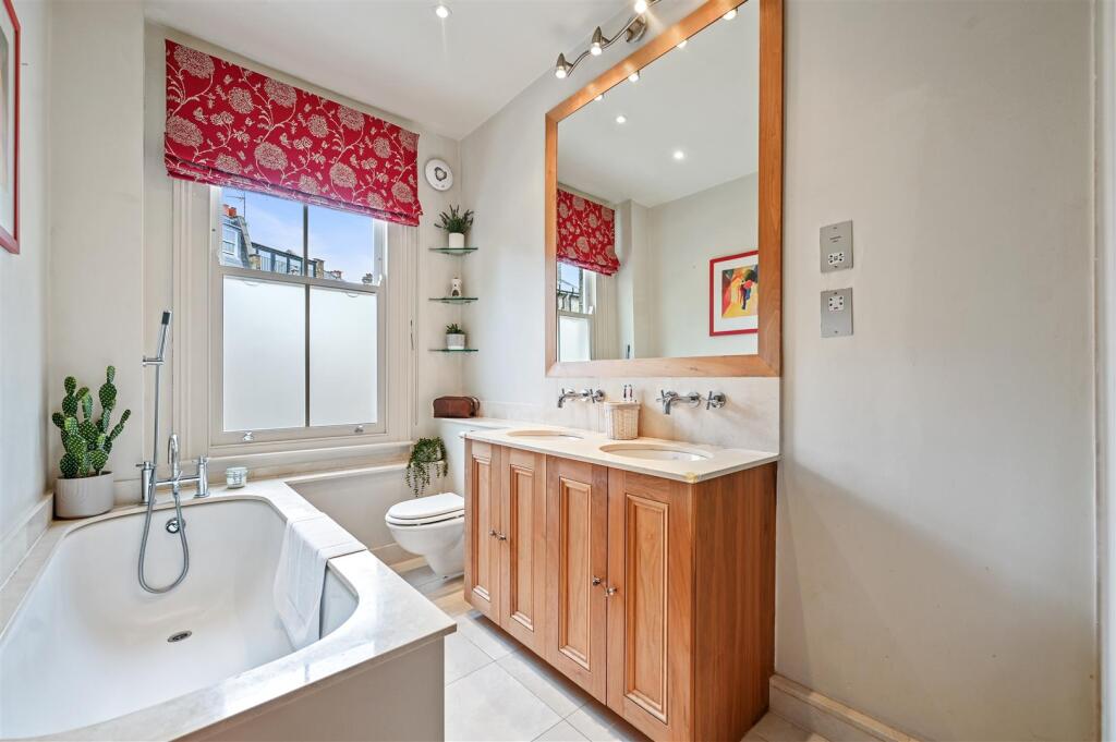 Westwick Gardens - Ensuite3 (1).JPG