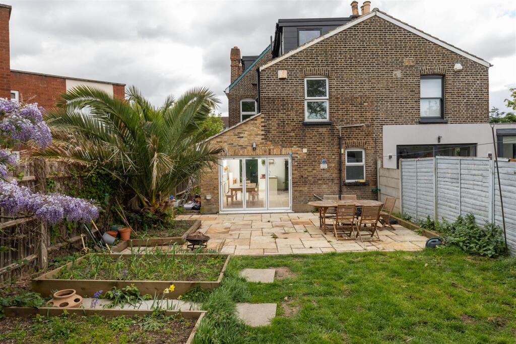 Wallwood Road