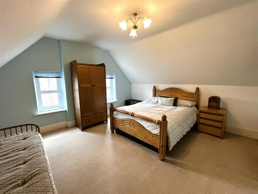 bed 2.JPG
