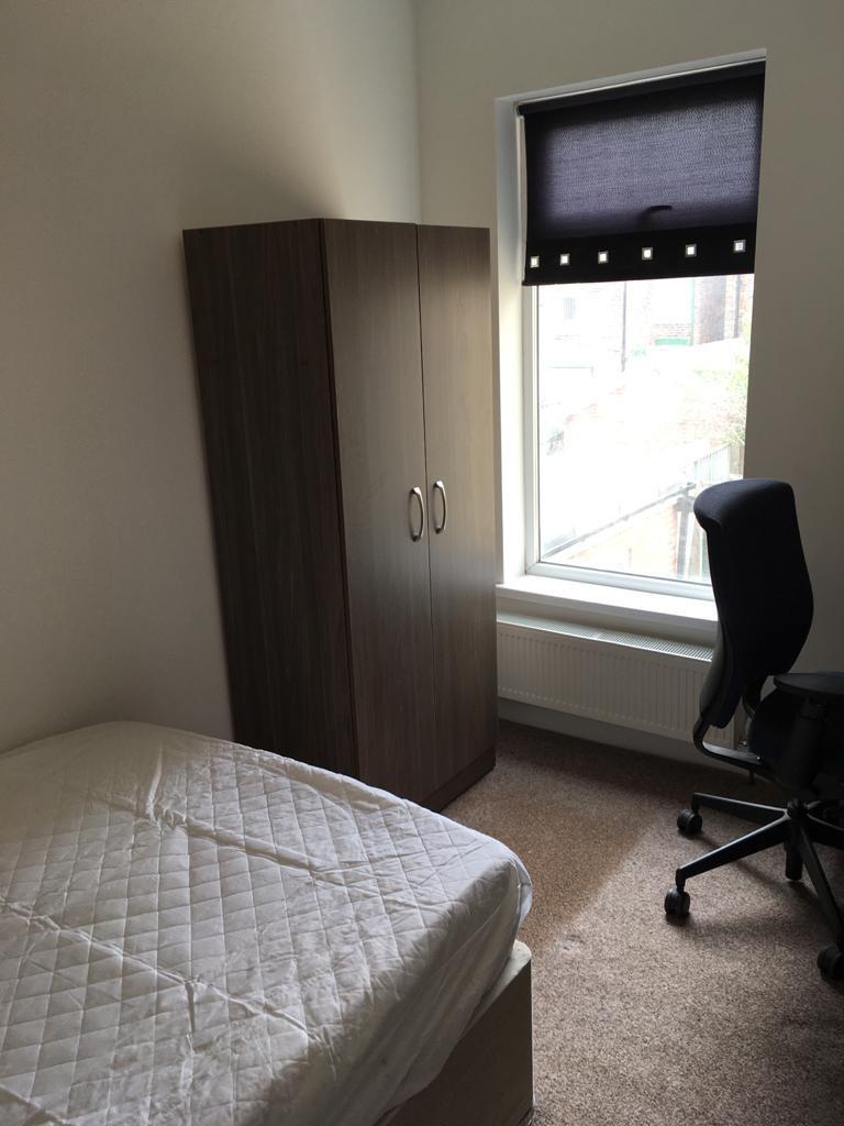 15) 11 Melbourne Street Bedroom 2 15.07.2020.jpg