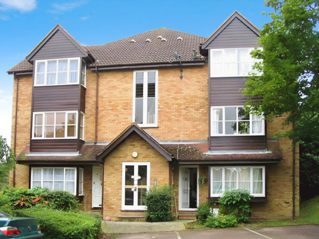2nd Floor Studio Flat To Rent