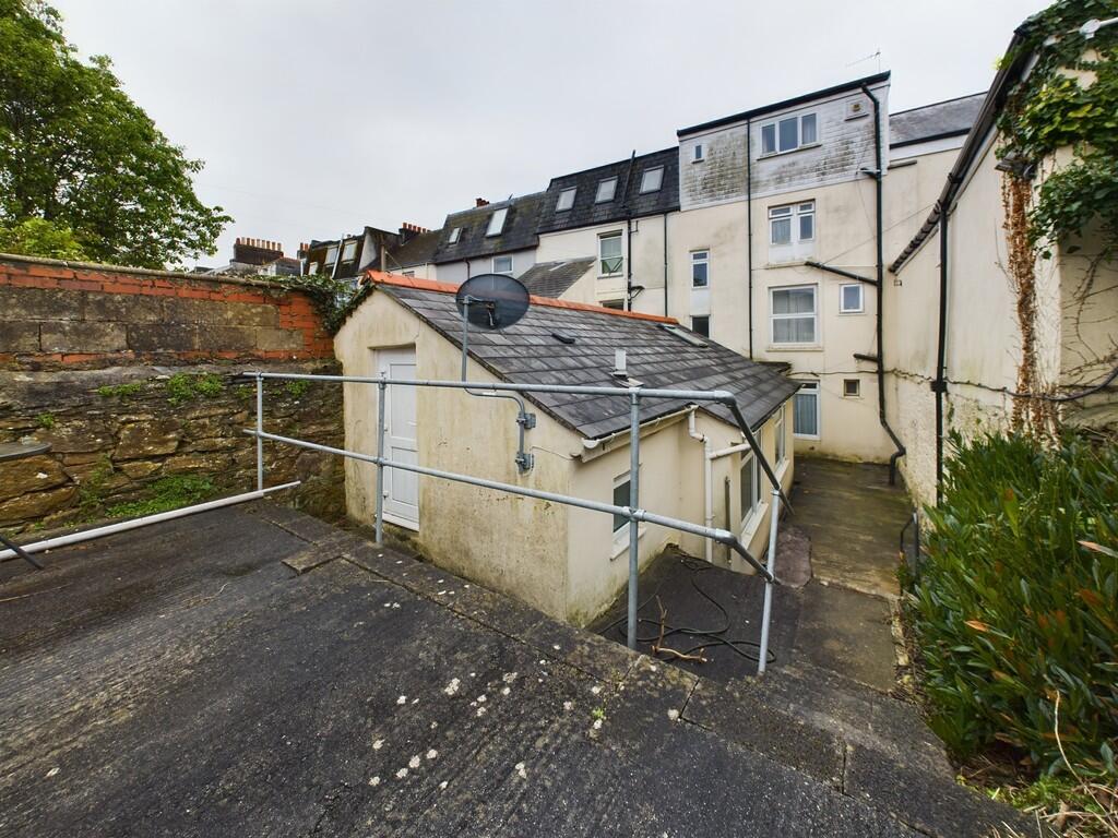 CAM03974G0-PR0102...