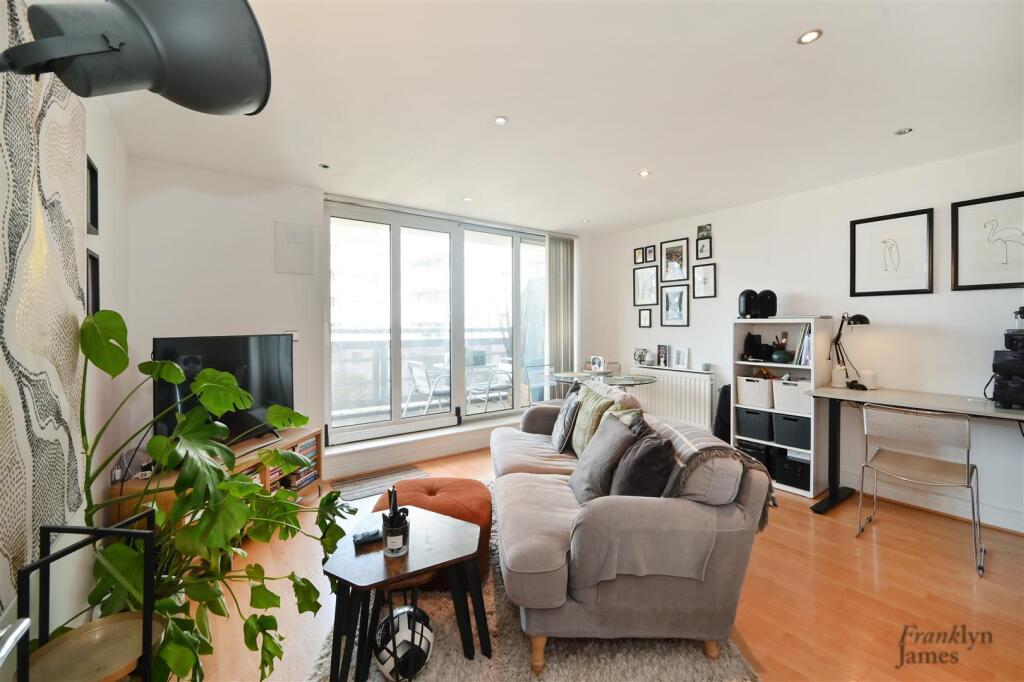 Wards-Wharf-Approach (5).JPG