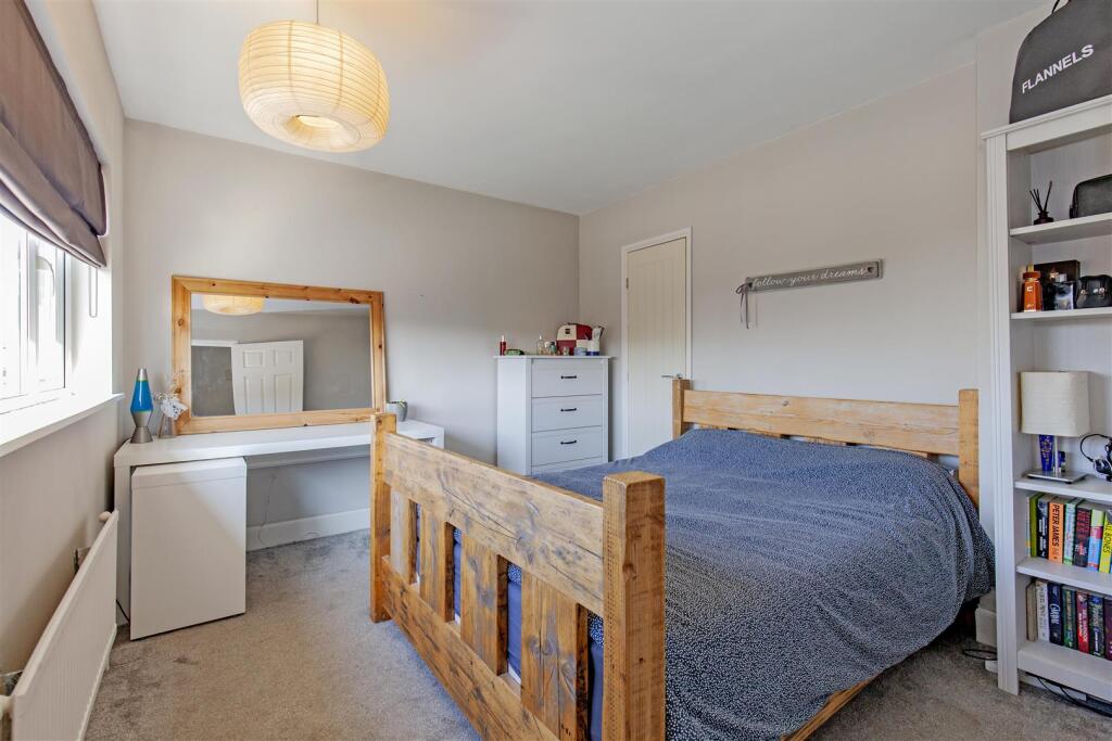 Bedroom 1-1.jpg