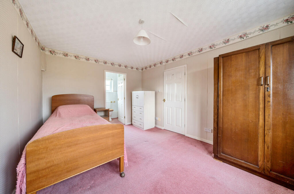 BEDROOM WITH EN-SUITE