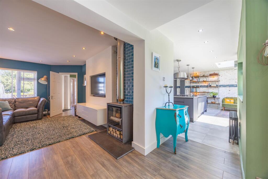 Lounge/Kitchen