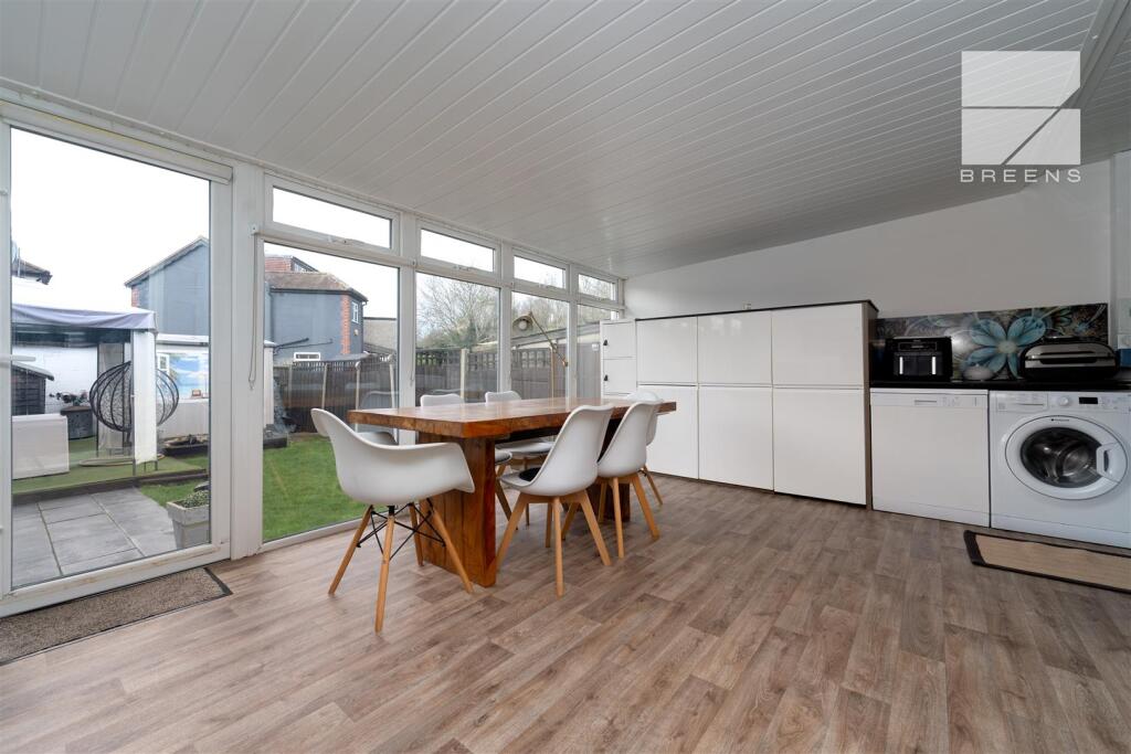 32 Suffield Road_0036.jpg
