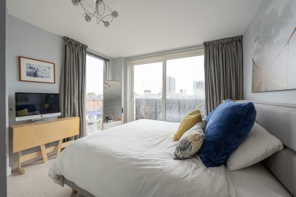 Craig House E17