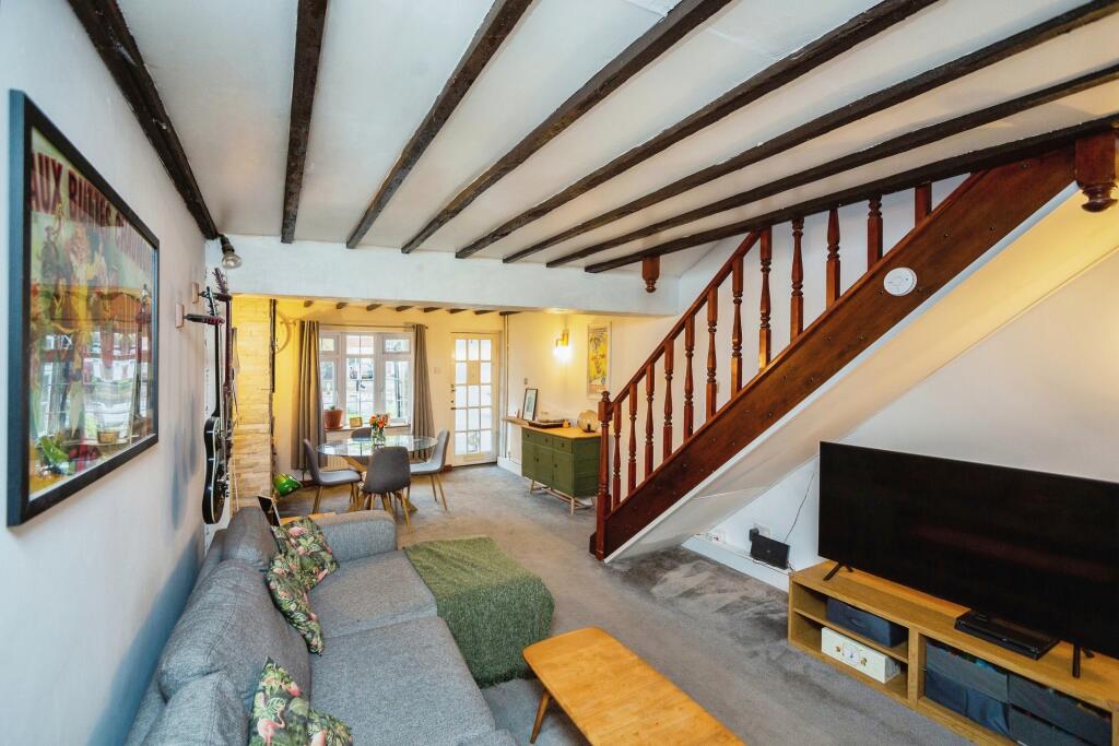 Lounge/Dining Room