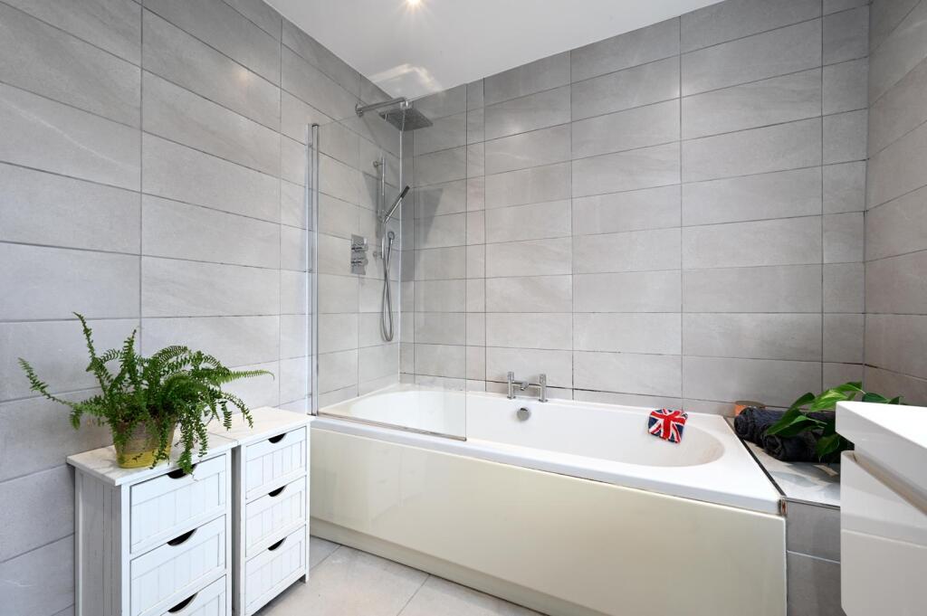 bathroom (1).jpeg