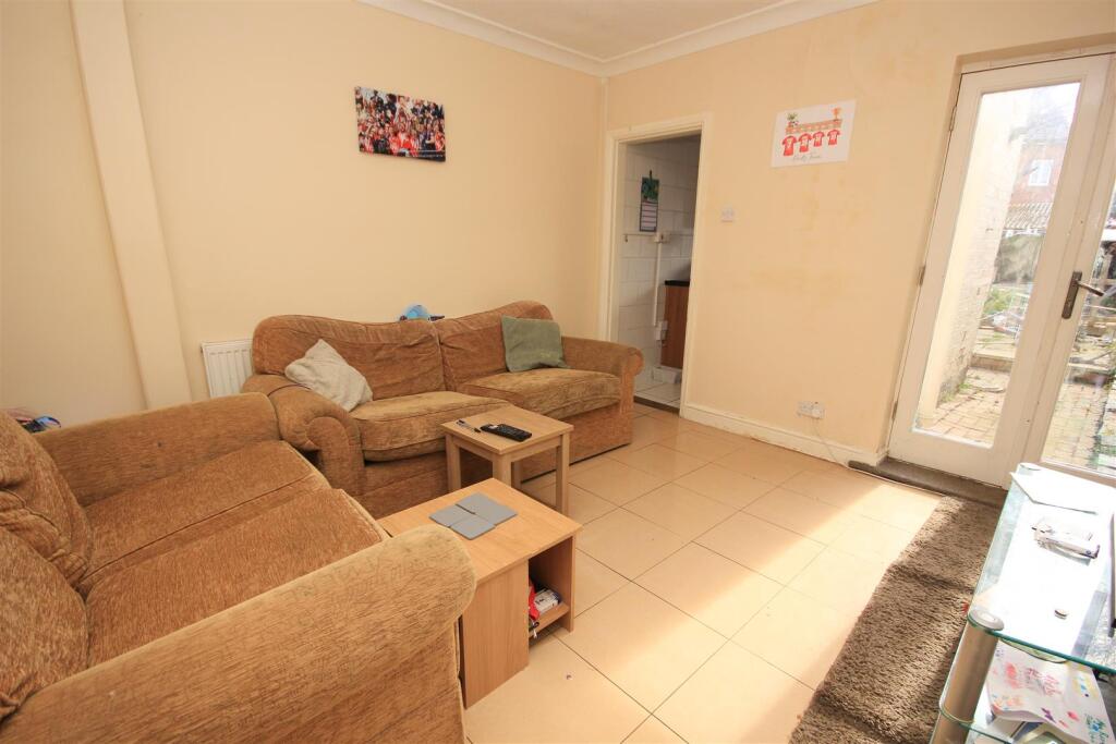 Living Room.jpg