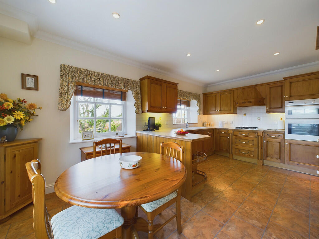 Breakfast Area to...