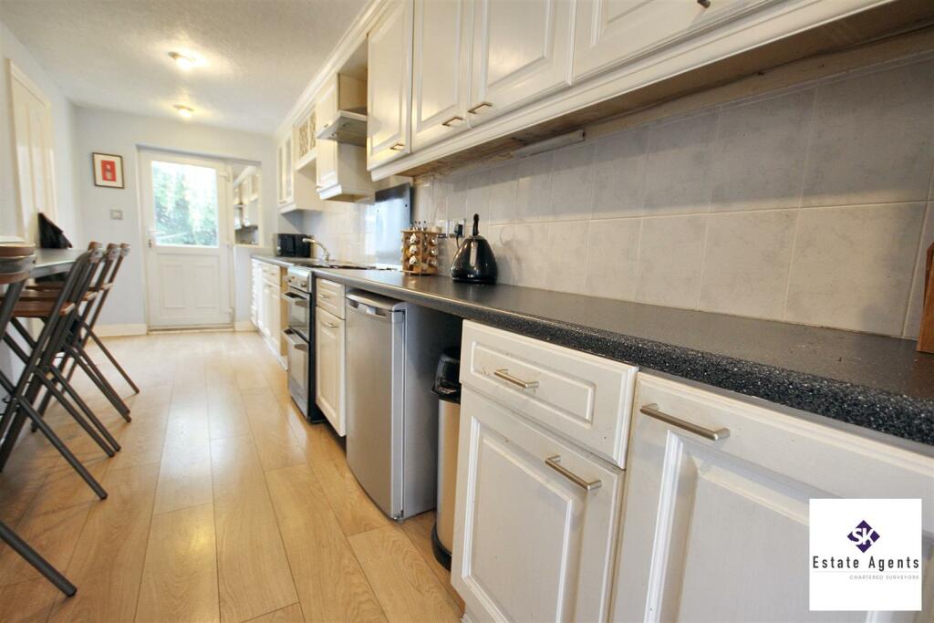 Breakfasting Kitchen