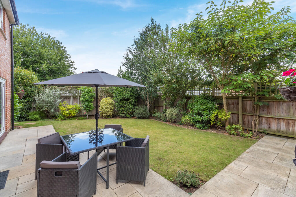 8659646-exterior0...