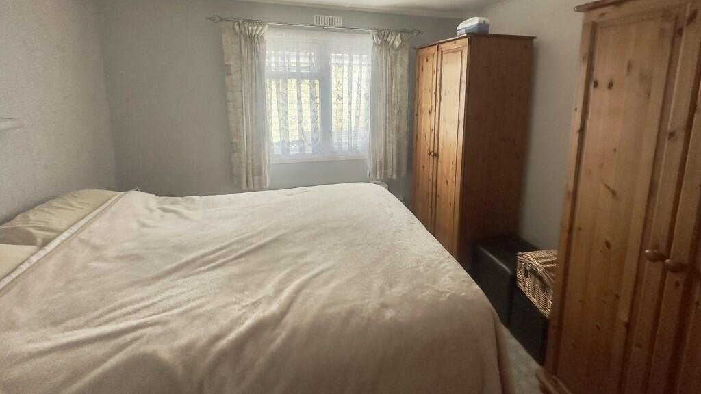 E12D4C6C-B248-4F7...