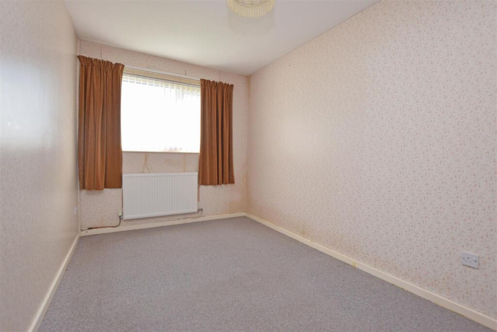 Bedroom 2.JPG