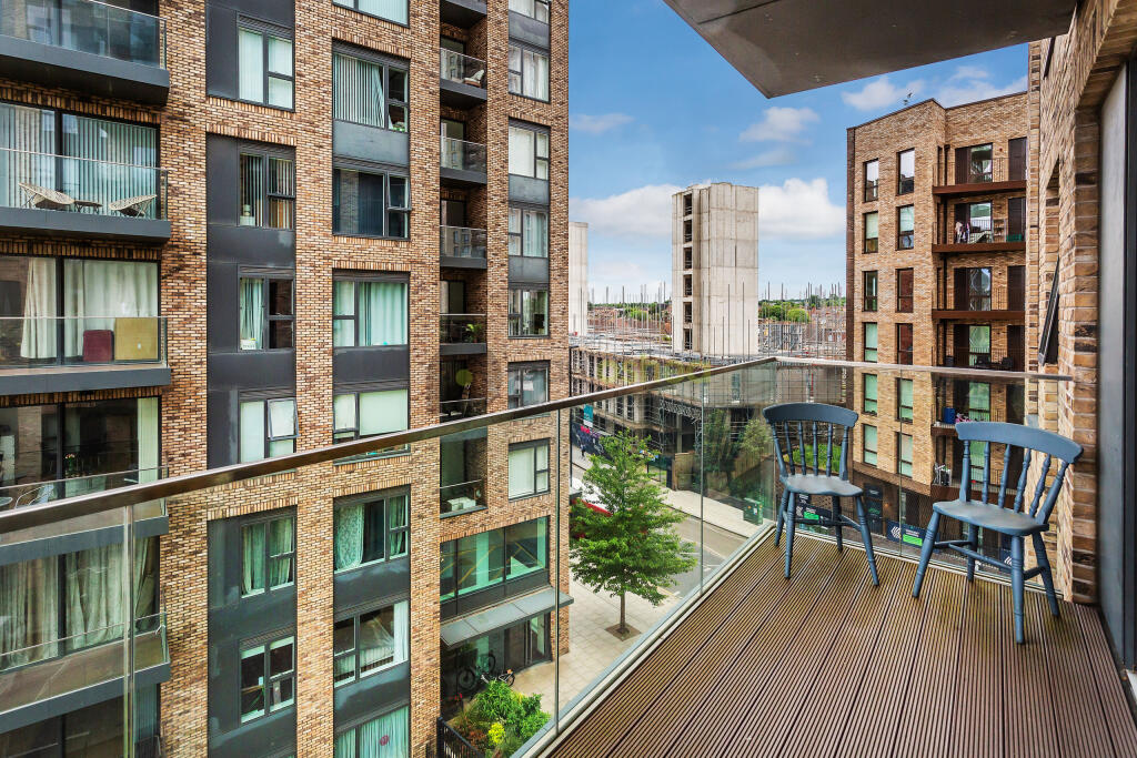 Flat-27-Rainier-Apartments-10