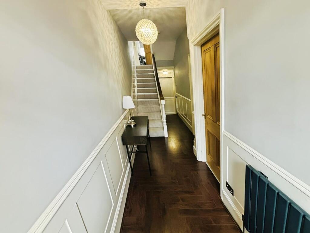 Entrance Hallway.Jpeg.jpg