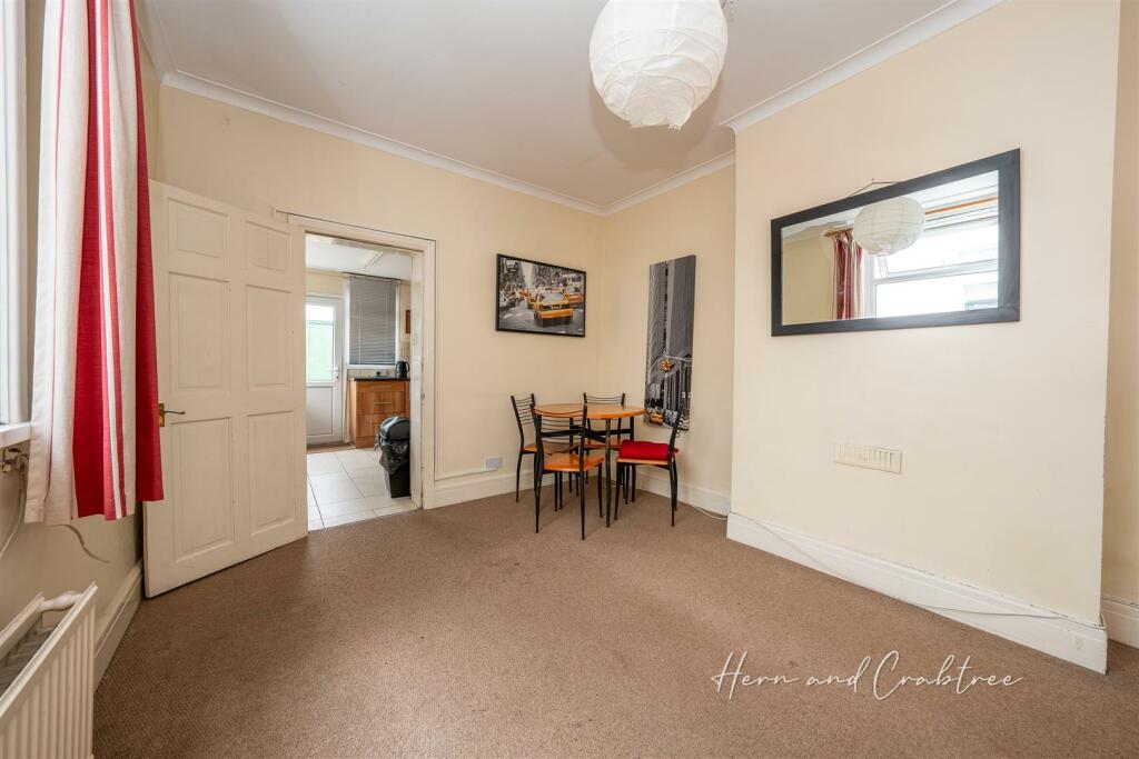 Summerfield Avenue, Cardiff, HernCrabtree (8).jpg