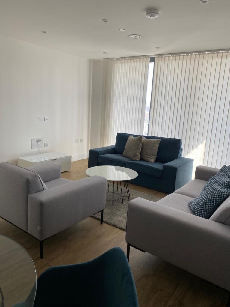 2 Lounge