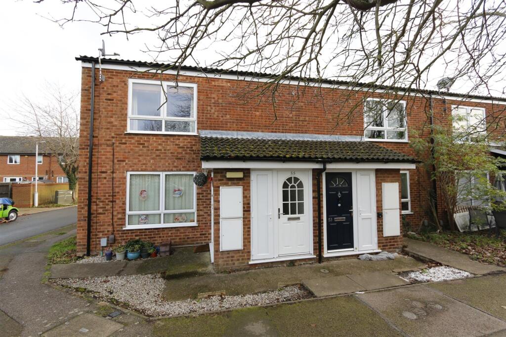 55 Pinemead, Shefford (10).JPG