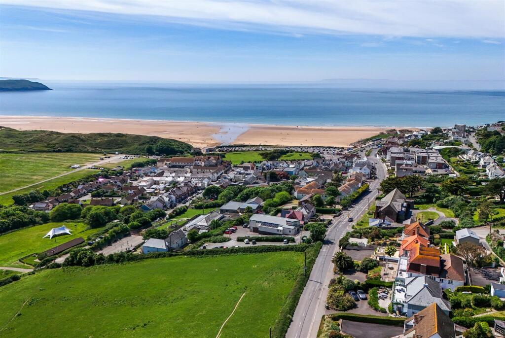 1288010 (6) Drone.jpg