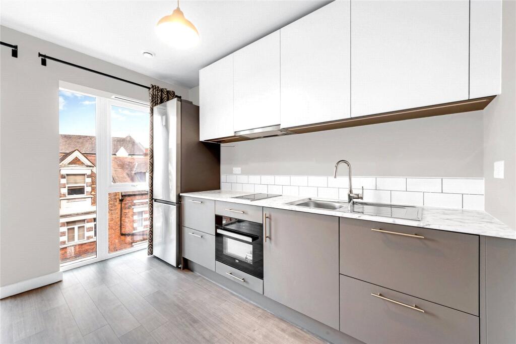 Kitchen / Reception
