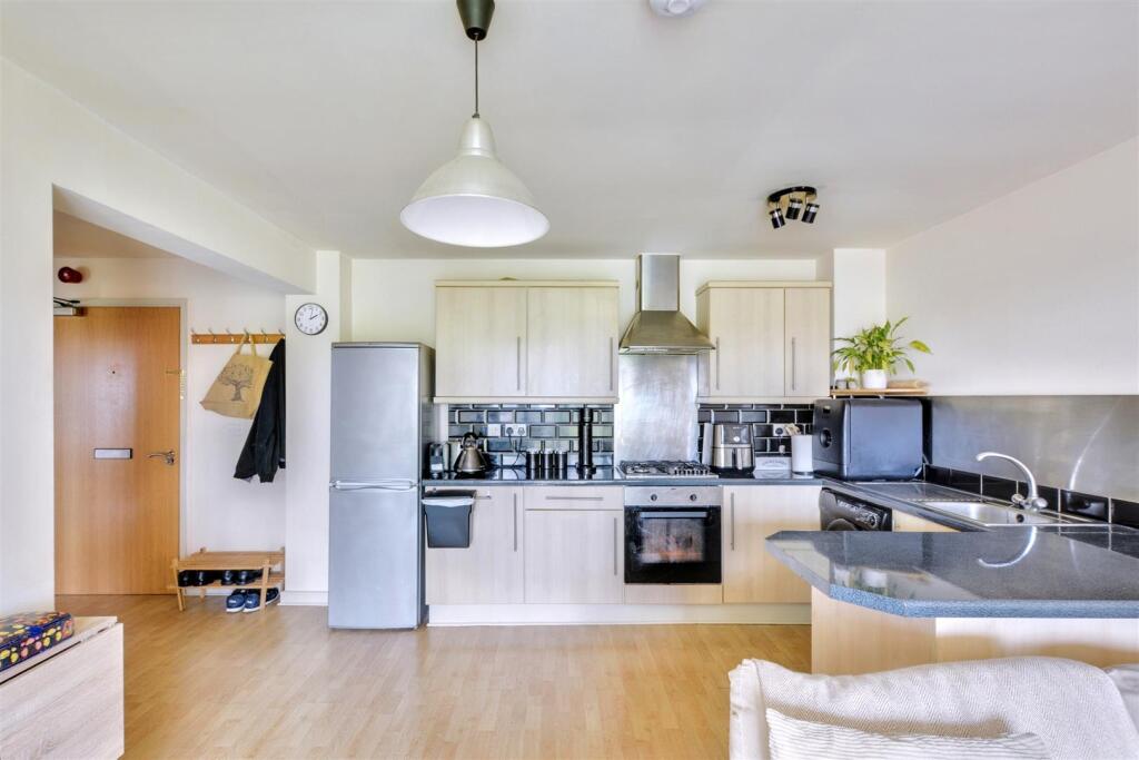 Kitchen_2.jpeg