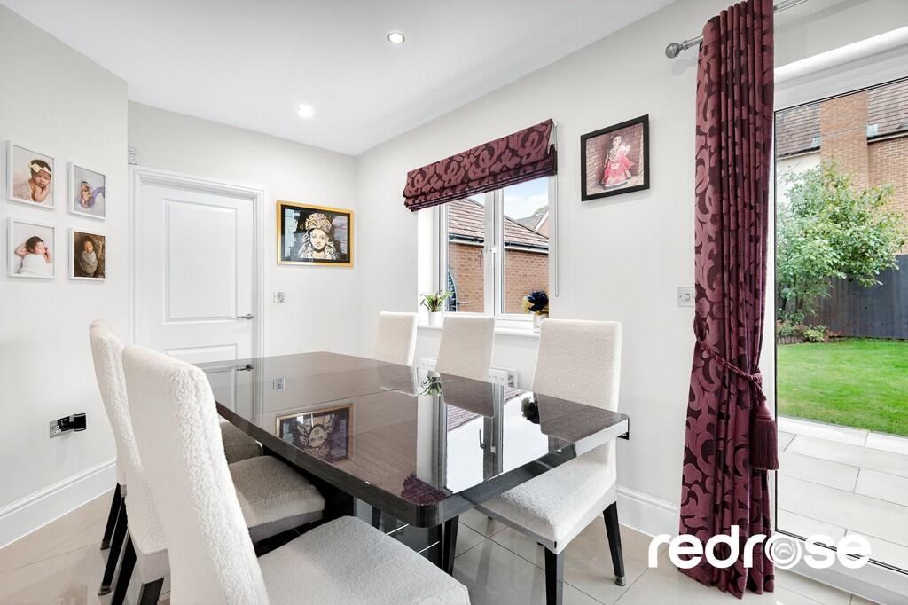 6 Steaton Close -...