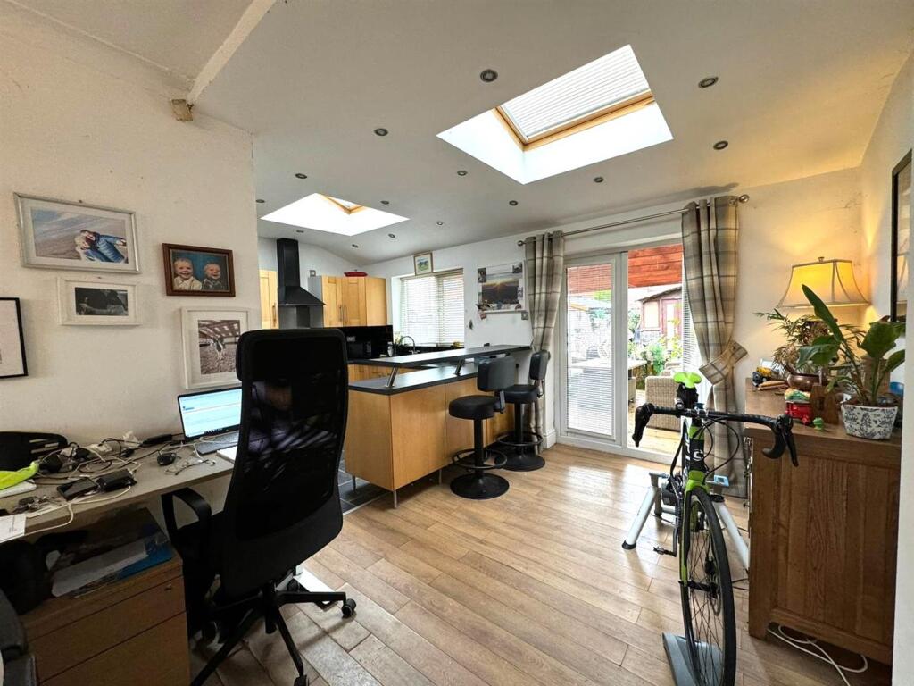 PHOTO-2025-06-06-12-22-09 3.jpg