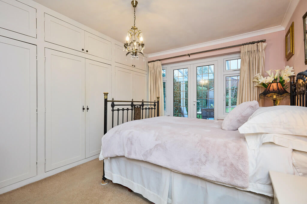 Edward Knight 202...