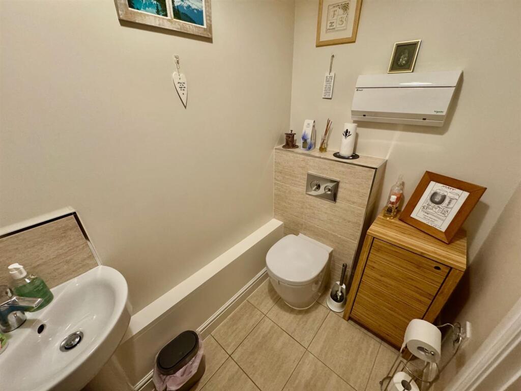 Downstairs WC.jpg