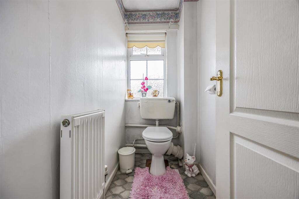 8 Moorgreen Road, Havant-PorticoMarketing-SoldBy-1