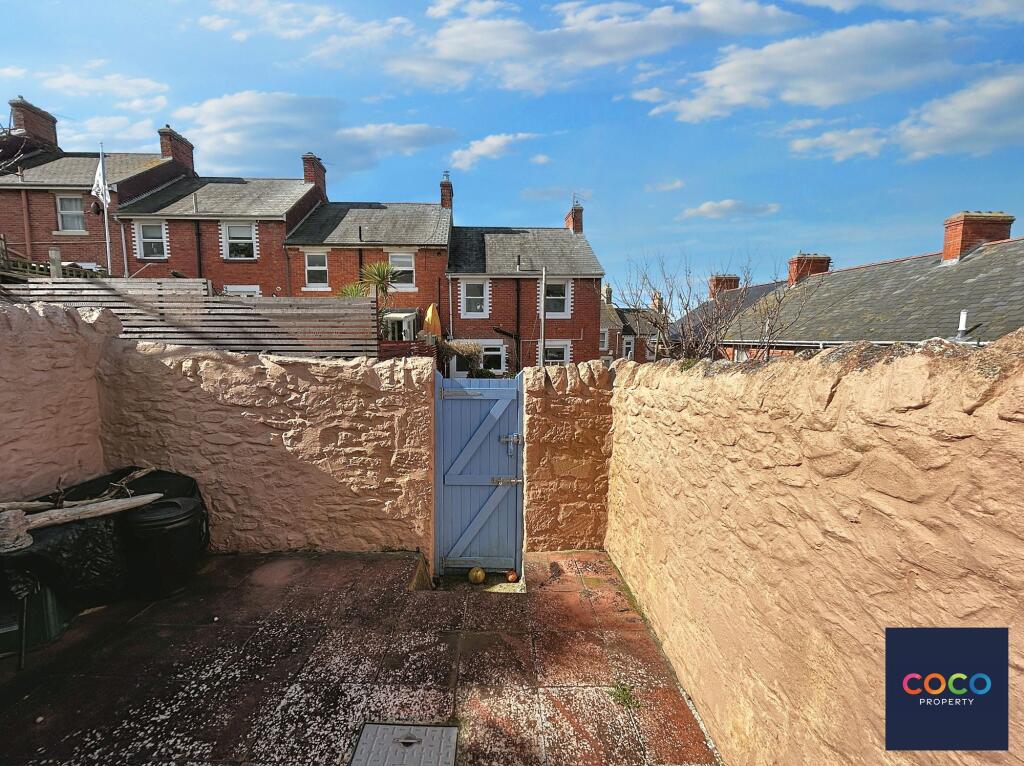 Courtyard/Rear Access