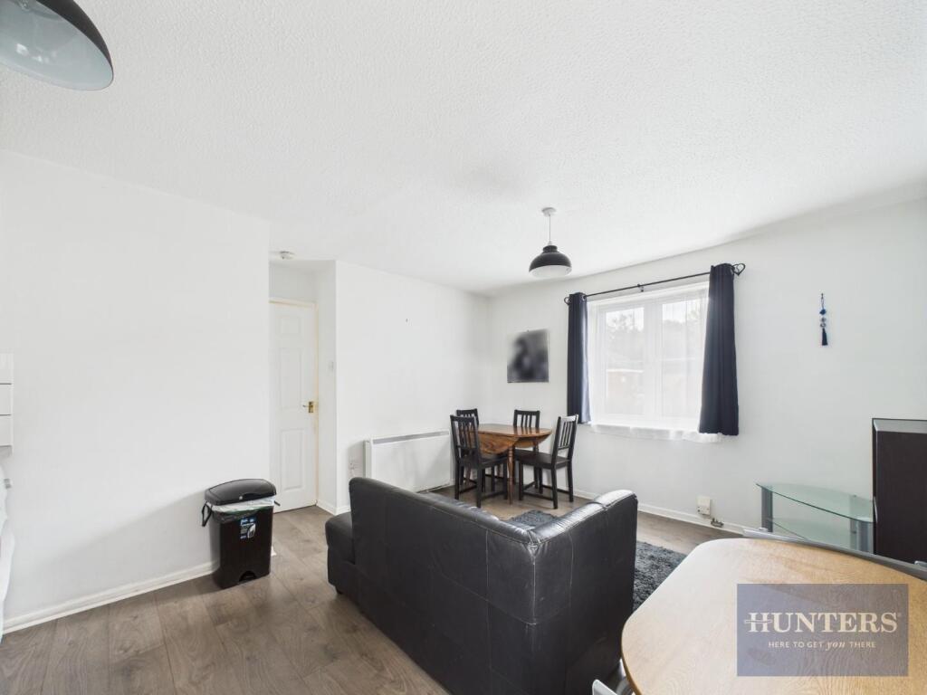 Kitchen / Living Area